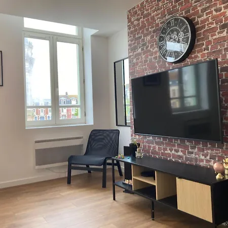 Le Gambetta Theatre De Homestay Calais